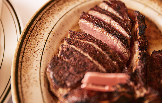 「今日は私たち、肉食系女子になるよ」